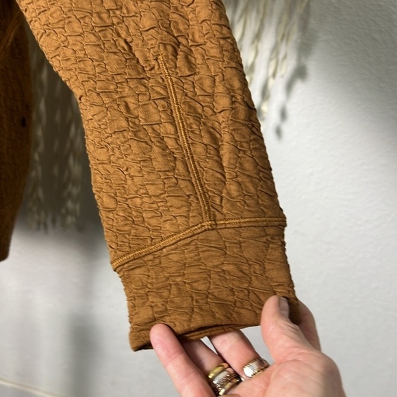 Lululemon Rippled N-Neck Pullover in Copper Brown Size 4 - Picture 6 of 14